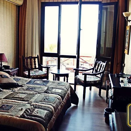 Bella View Art Boutique 3*