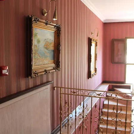 Bella View Art Boutique Hotel 3*