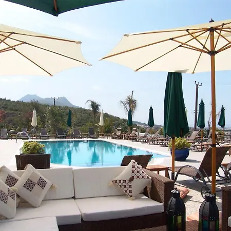 Hotel Bella View Art Boutique Kazaphani