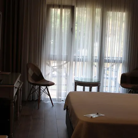 Bella View Art Boutique 3* Kazaphani