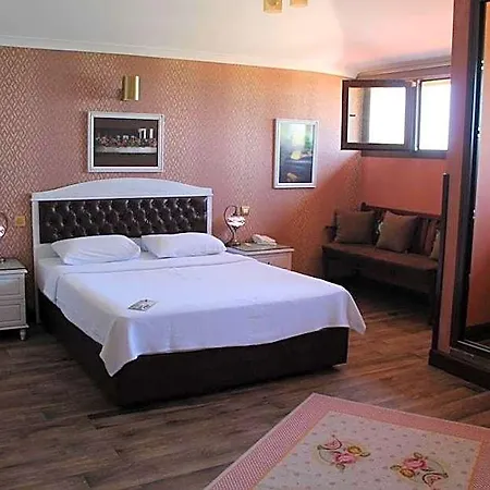 Bella View Art Boutique Hotel 3*