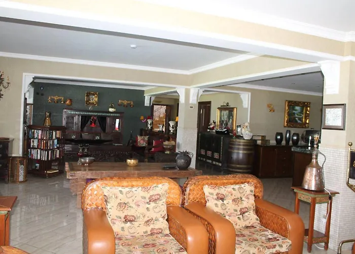 Bella View Art Boutique 3* Kazaphani