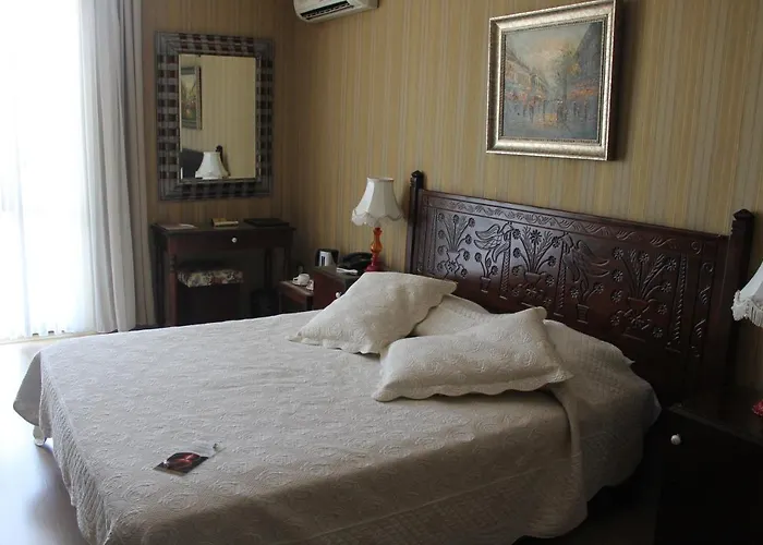 Bella View Art Boutique 3* Kazaphani